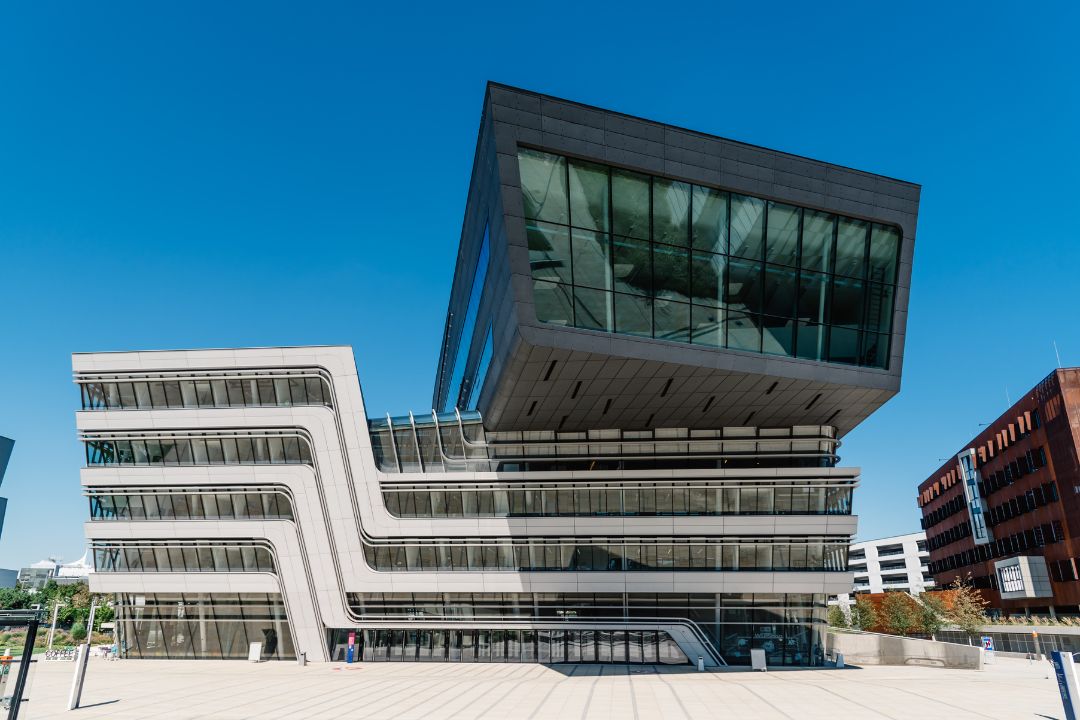 Esempi Iconici di Architettura Pubblica-2